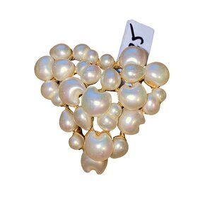 Vintage Vogue Jlry Faux Pearl Heart Brooch - Gold Tone Costume Jewelry